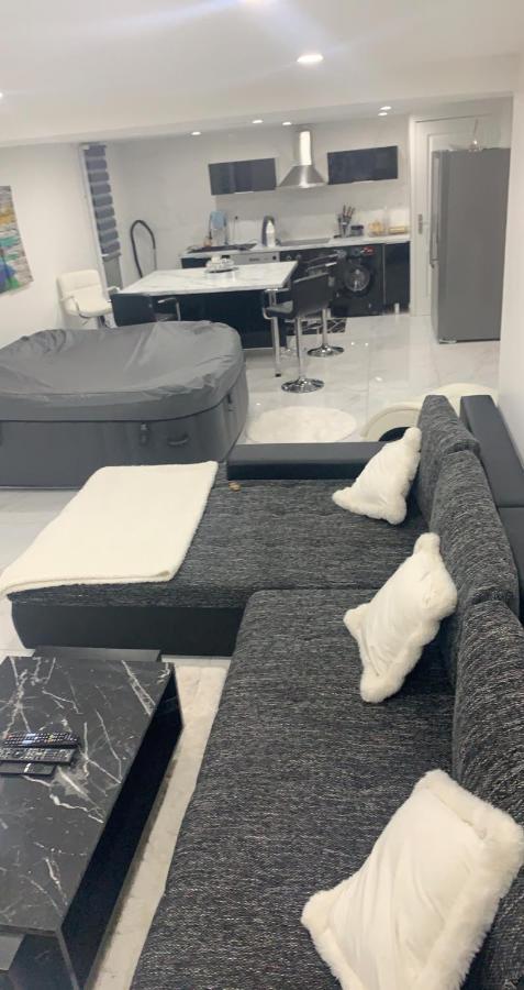 Love Room جيفور المظهر الخارجي الصورة